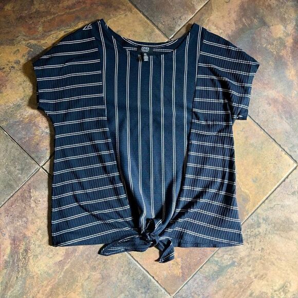 Jones New York Black White Strips Tie Bottom Capped Sleeves Medium - Picture 3 of 7